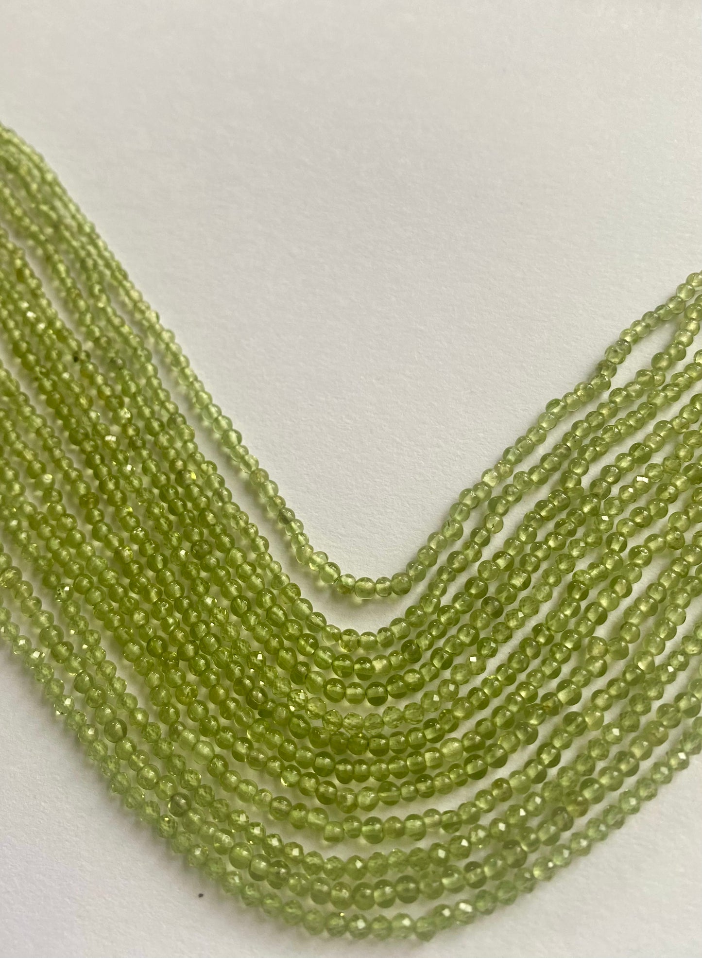 Beautiful green smooth rondelle stones, , measuring between 2.5mm to 2.8mm.