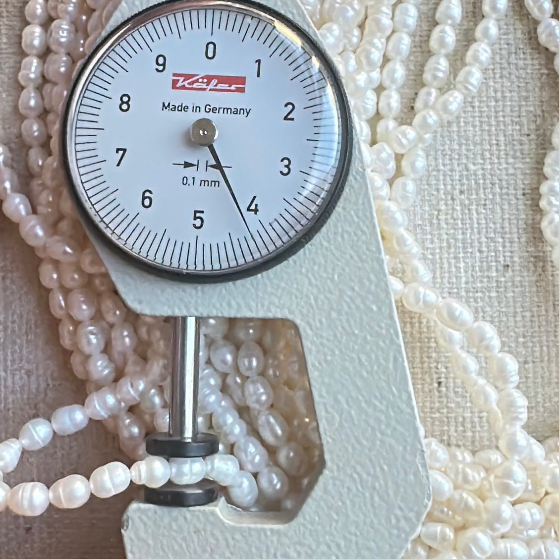 Elegant cream-toned pearls in a 40cm strand featuring natural curves and smooth lustre.