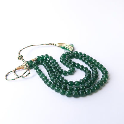 High quality Emerald smooth round beads in 8.5–10.5mm sizes, perfect for handmade jewellery components.