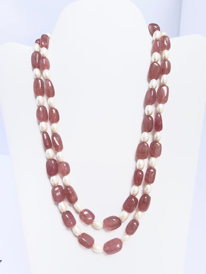 Elegant 2-strand necklace combining quartz and pearls, tumbled design, 44–54cm adjustable length.