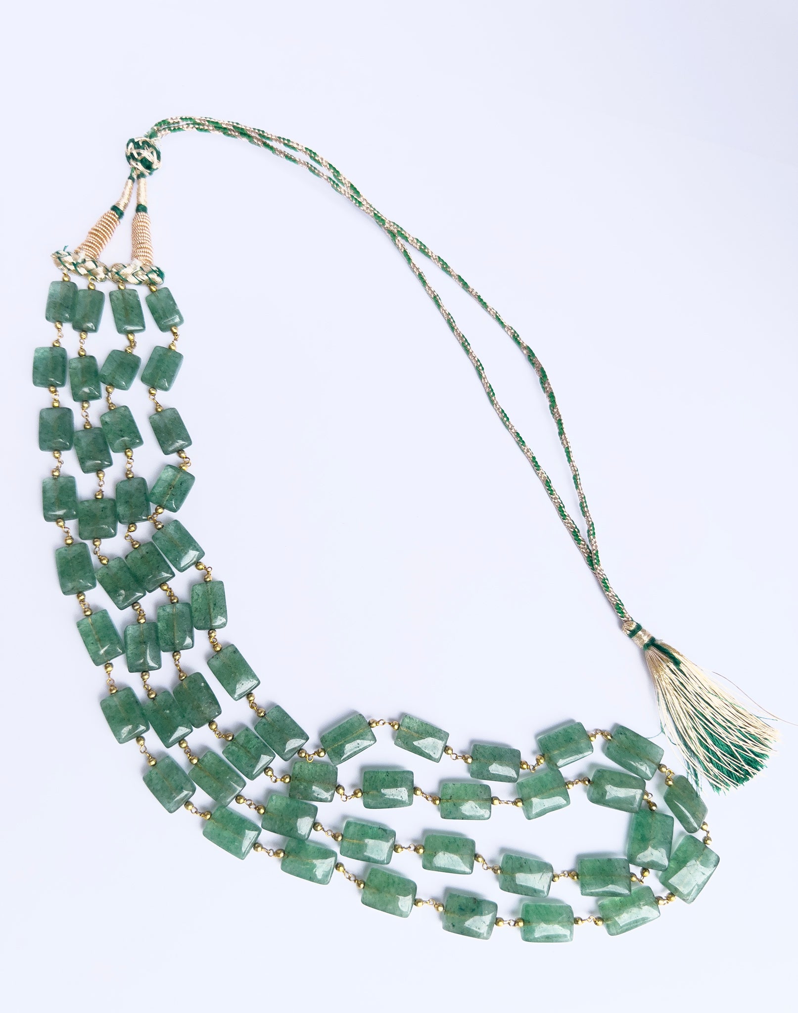 Modern quartz necklace featuring rectangular beads, 8–9.5mm size, 400 carats of brilliance.
