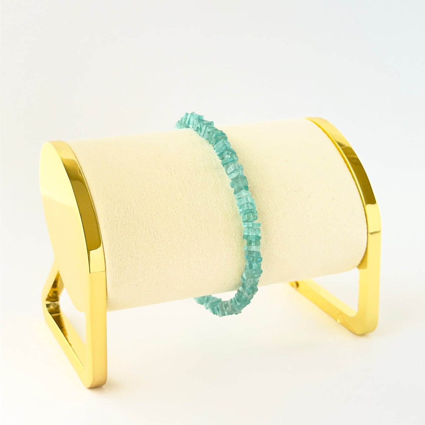 Apatite bracelet featuring square heishi beads sized 4.1–4.3mm in an 18cm adjustable design.