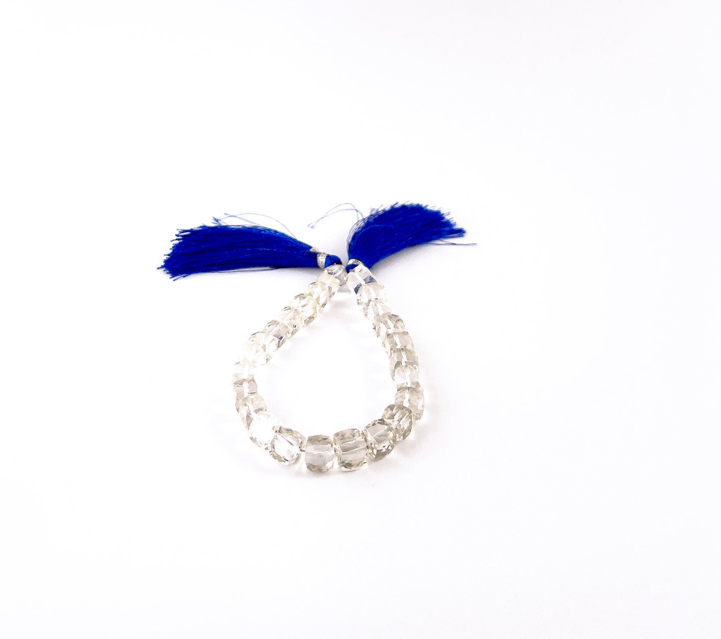 Crystal smooth square beads sized 7.5mm, a 25‑piece set with clean geometric shaping and bright polished clarity.