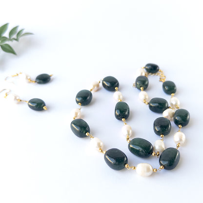Emerald gemstone beads with polished tumble texture and glowing Pearls for premium stone bead jewellery designs.
