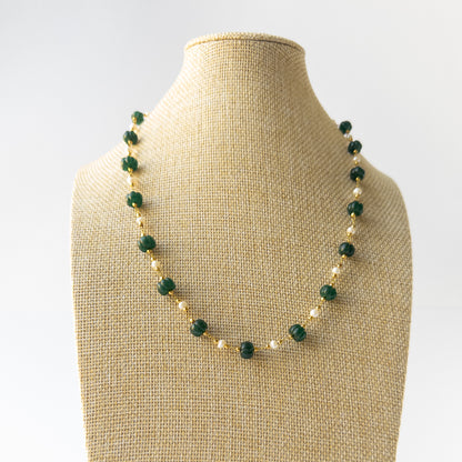 Emerald and Pearl pumpkin‑cut necklace 8mm showing rich green tones and soft pearlescent shine in a 50cm design.