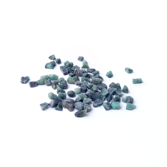 High‑quality undrilled Emerald rough stones ideal for handmade jewellery components and crystal art.