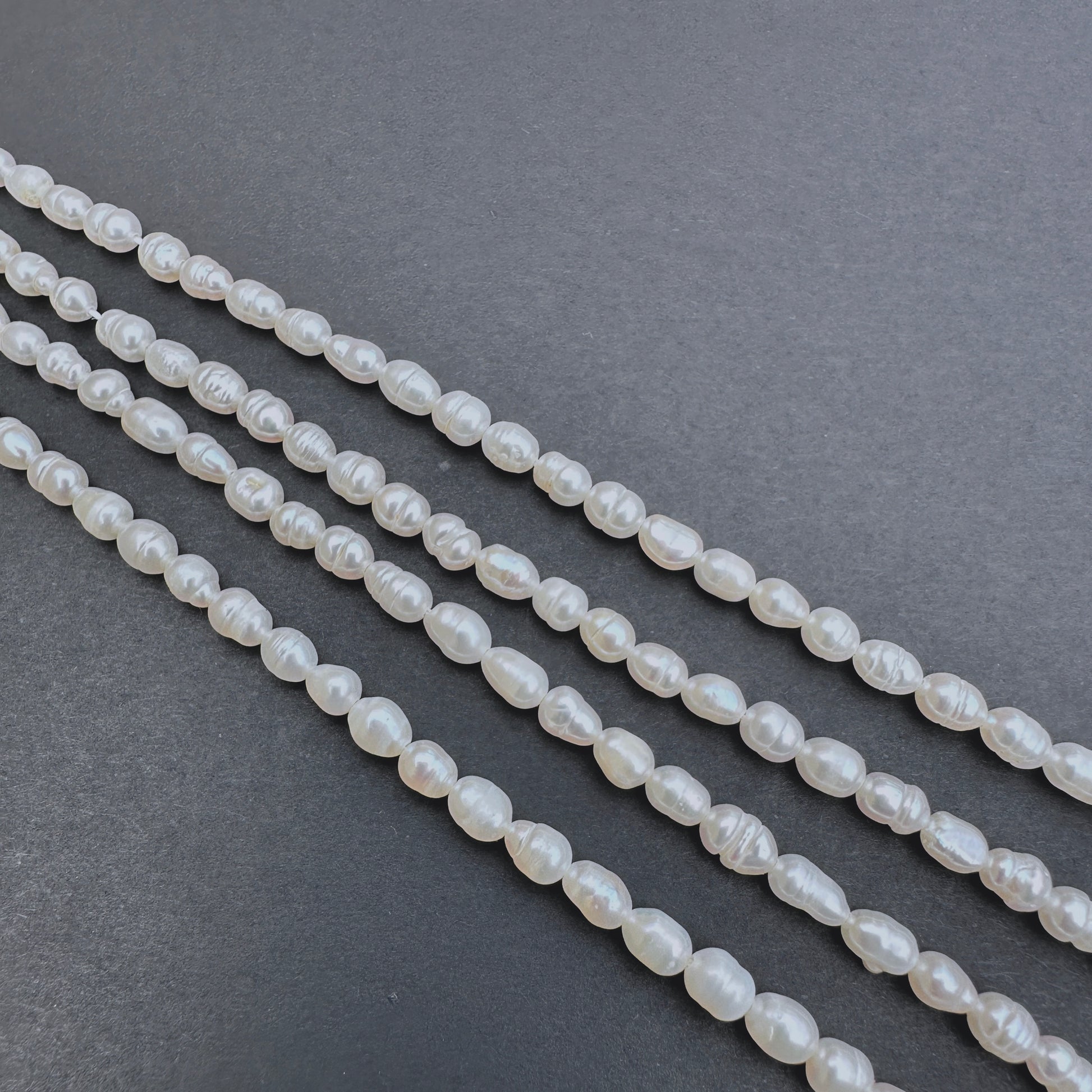 High-quality Freshwater Pearl natural gemstone beads with classic elegance.
