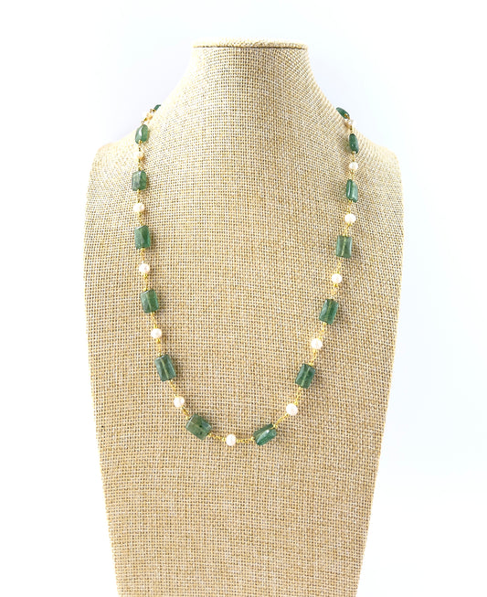 Green Quartz rectangle‑cut 7–8mm beads arranged in a 58cm necklace strand with a bright polished finish.