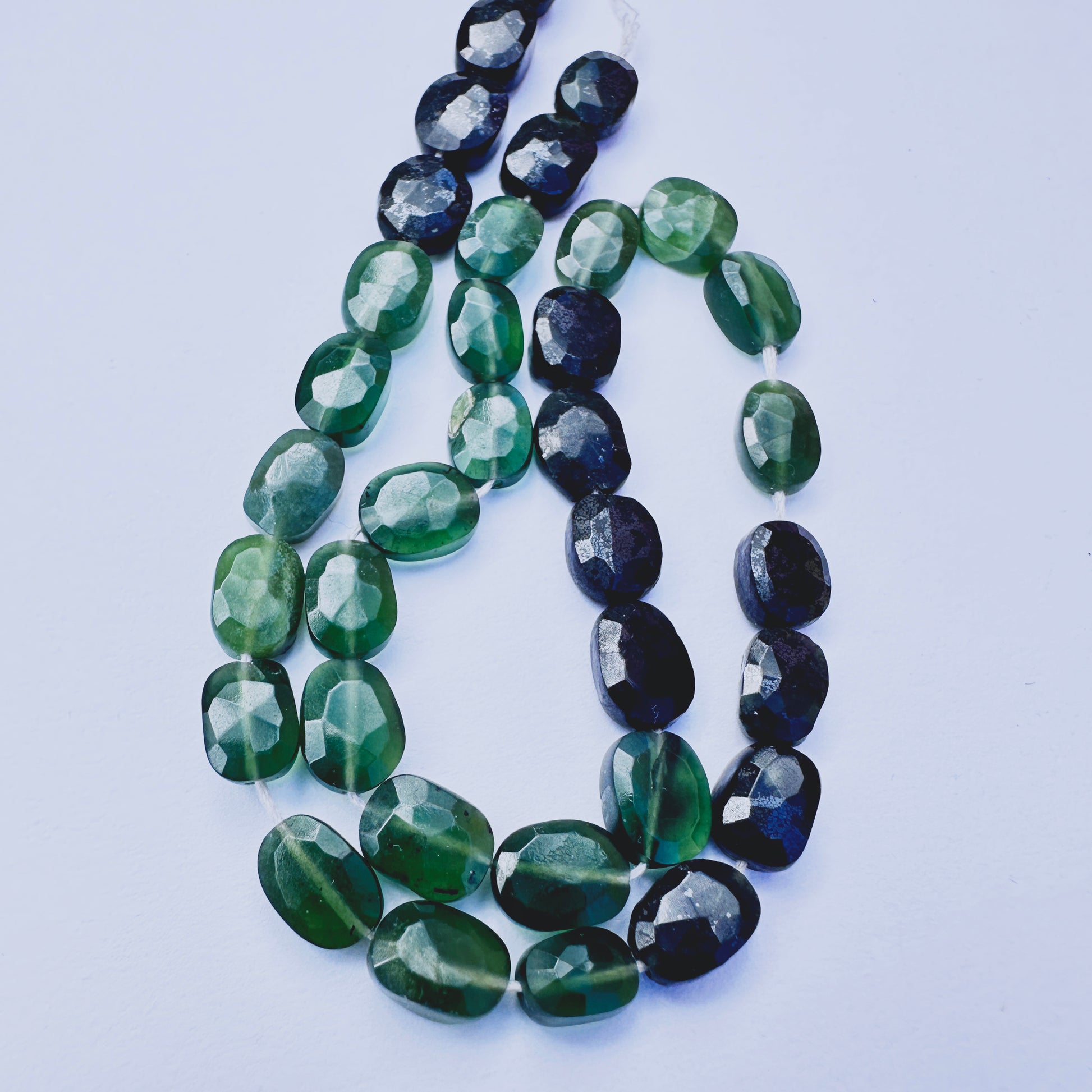 Stone Beads in Green Tourmaline with refined faceted rondelle cut for handmade jewellery components.