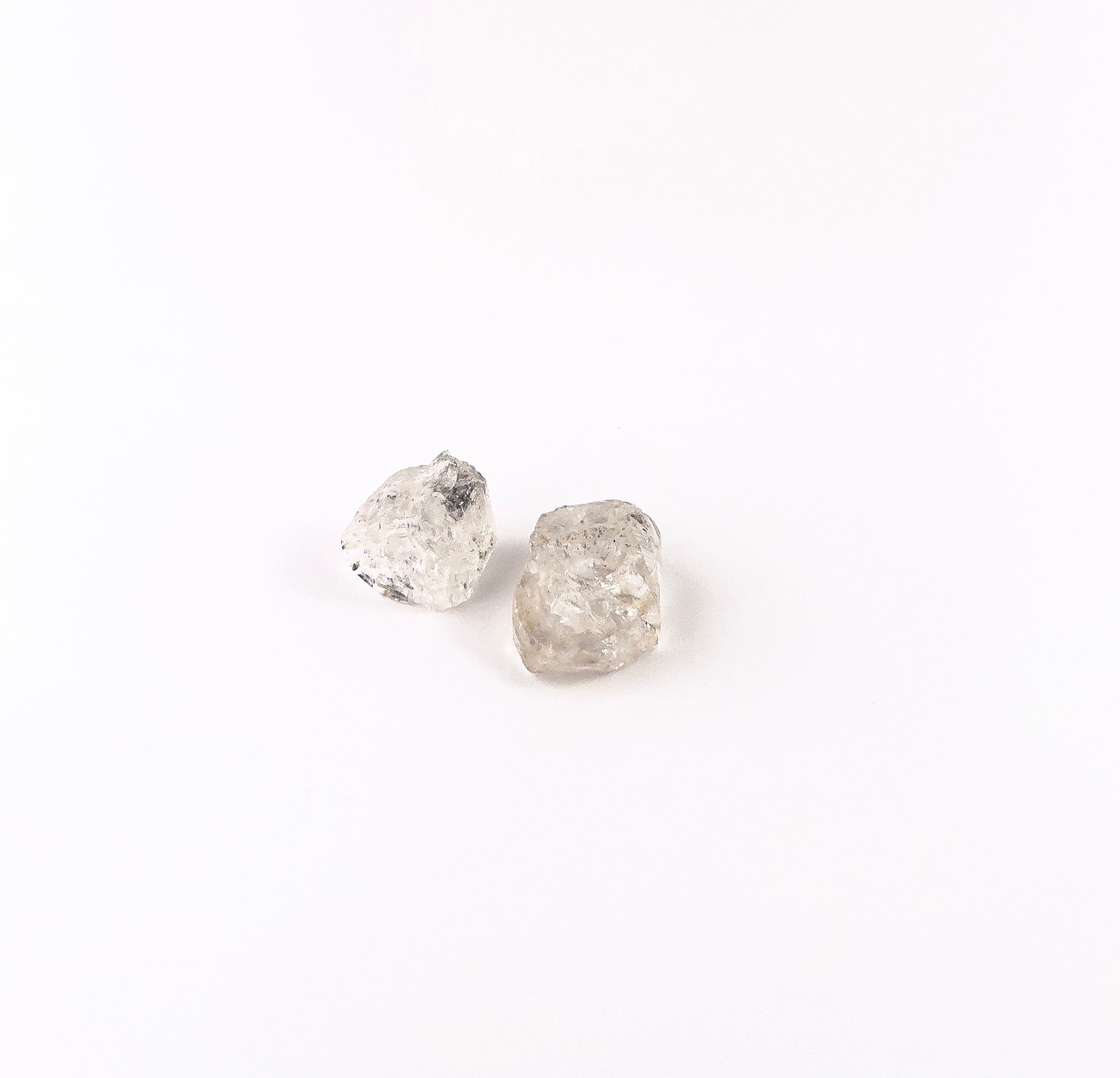 High‑quality Herkimer Diamond rough pieces with bright internal reflections and natural formation, totalling 131 carats.