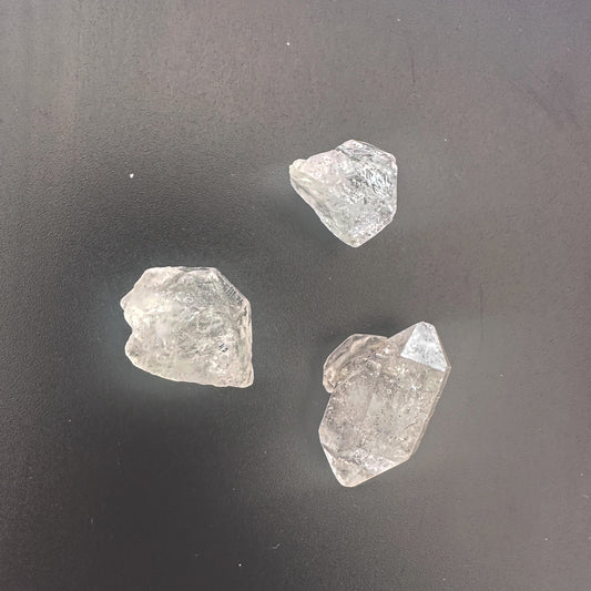 Herkimer undrilled nuggets with natural clarity and 15–17mm size in a 3-piece pack.