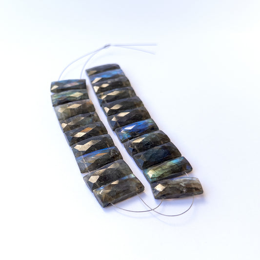 Labradorite faceted rectangle gemstone beads in 20×9.5mm size showcasing blue‑grey flashes for jewellery making.