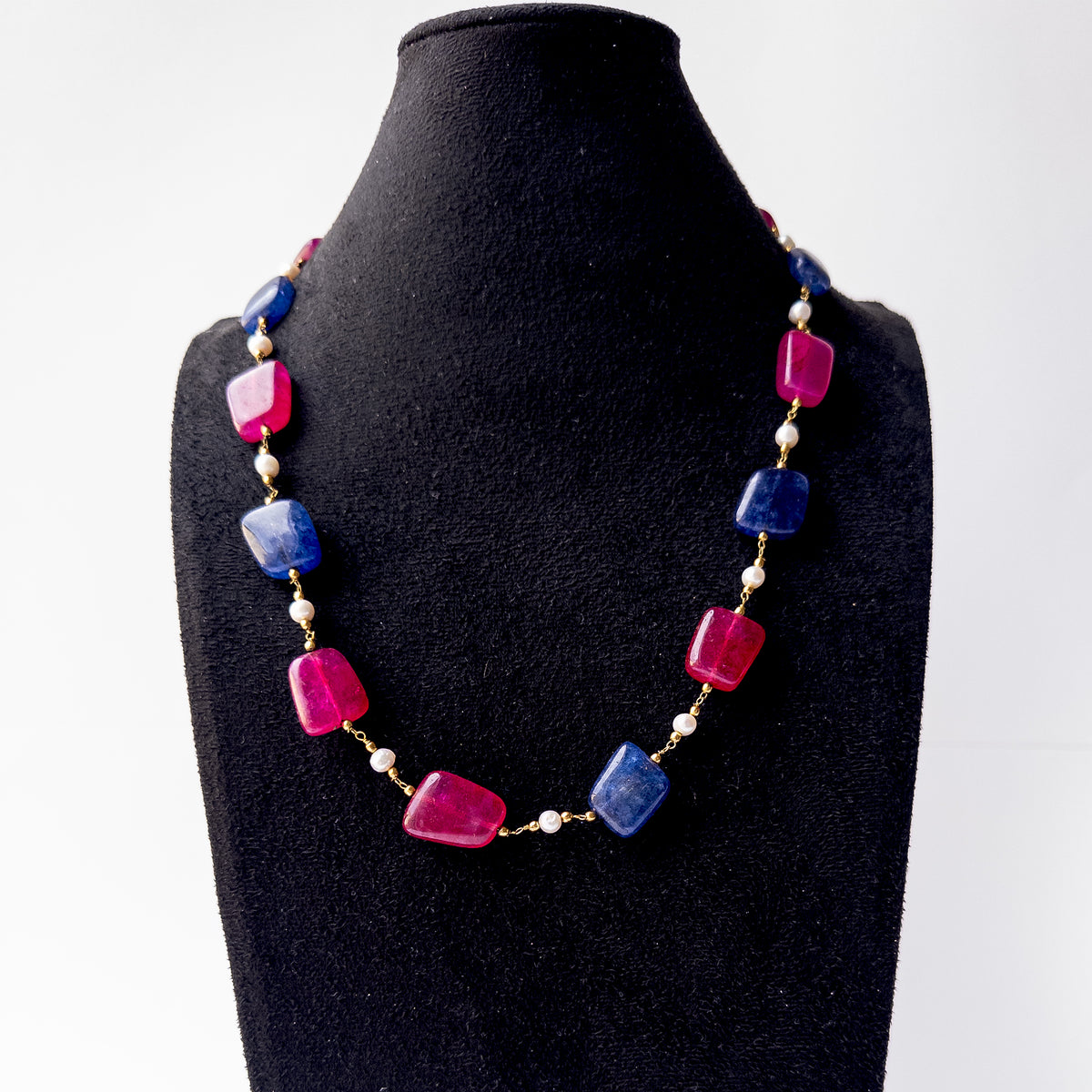 Quartz & Freshwater Pearls Necklace & Earring Set | Smooth Nugget| 5.4mm Bead Size | 48cm Length | 267 Carats