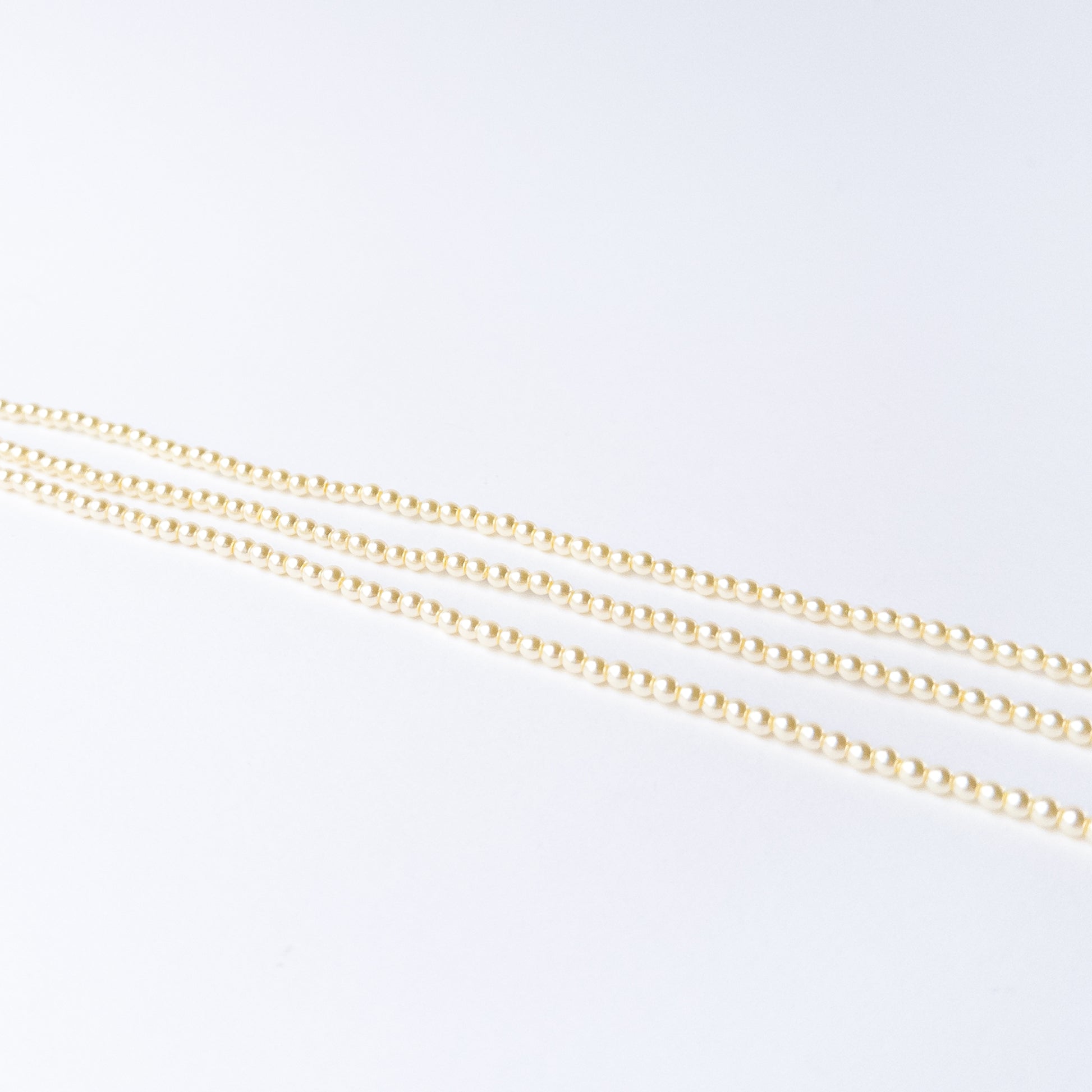 Smooth round Shell Pearl stone beads with refined lustre for premium jewellery crafting.